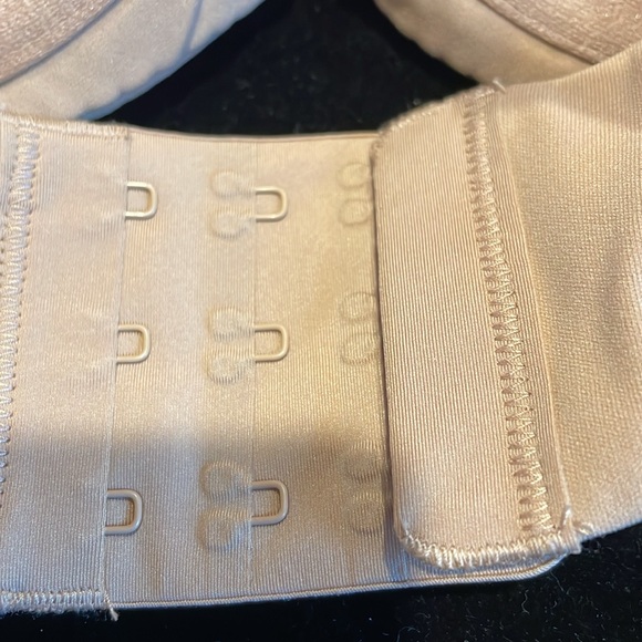 SKIMS Underwire Bra 34A Strapless option - Picture 3 of 4